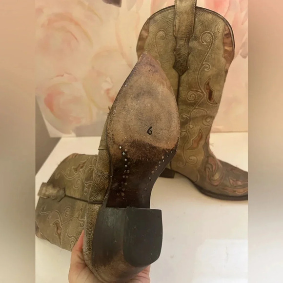 Corral Vintage Crackle Texture Embroidered Boho Style Cowboy Western Boots sz 6 - Picture 4 of 5